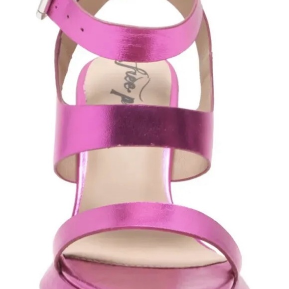 New Free People Candice Heels Metallic magenta pink
Size: 7 1/2 or 9 1/2 - Picture 4 of 12